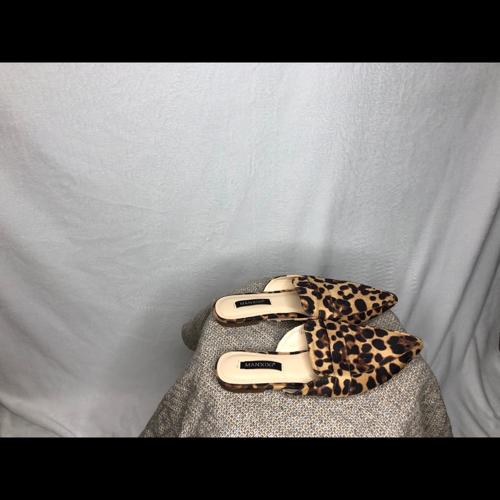 Never worn leopard flats